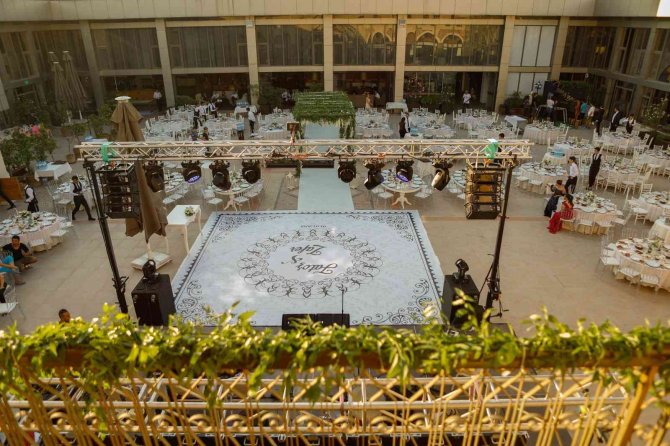 Düğün Yapan Çiftlere Kral Dairesi Bedava