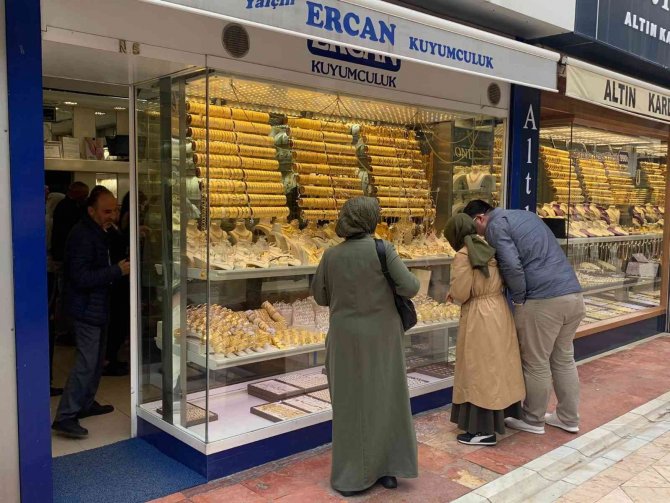 Kuyumcularda Düğün Sezonu Hareketliliği Başladı