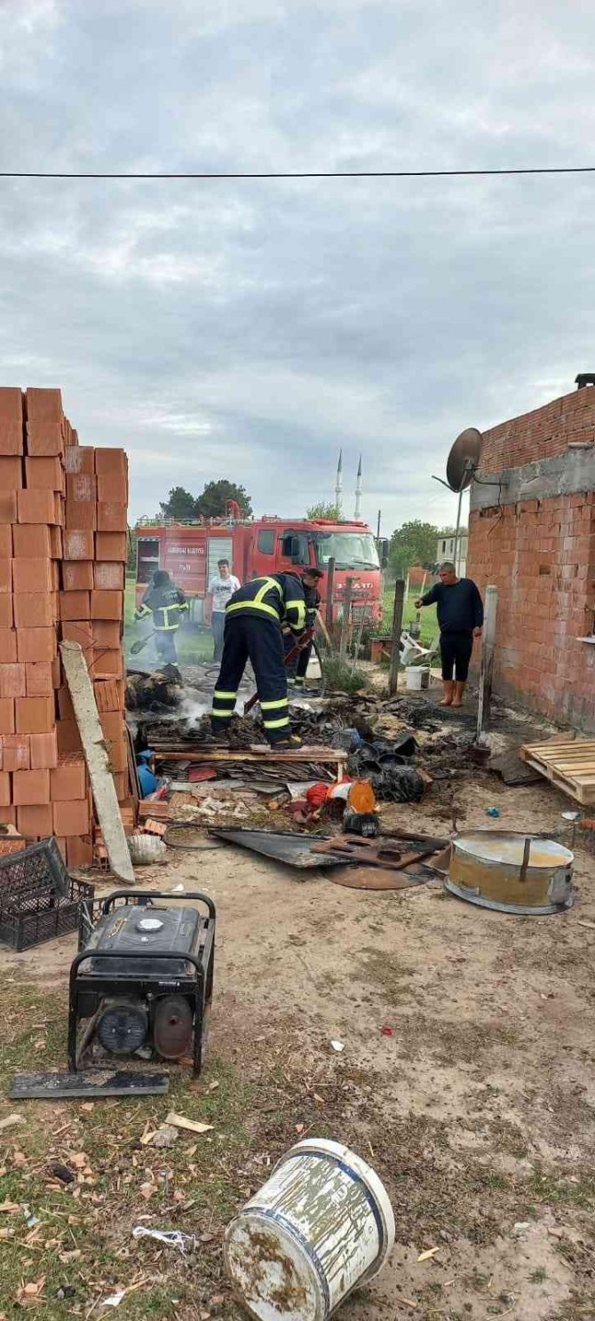 Kırklareli’nde Ağıl Yangını: 1 İnek Telef Oldu