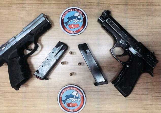 Kırklareli’nde Aranması Olan 23 Şahıs Yakalandı: Ruhsatsız Tabanca Ve Av Tüfeği Ele Geçirildi