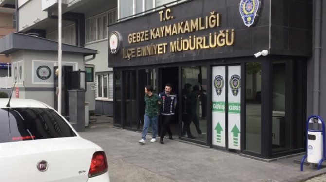 Tartıştığı Kişiyi Bıçaklayarak Yaralayan Şahıs Yakalandı