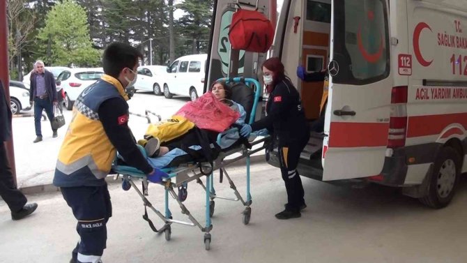 Kütahya’da Aynı Aileden 3 Kişi Evde Baygın Halde Bulundu