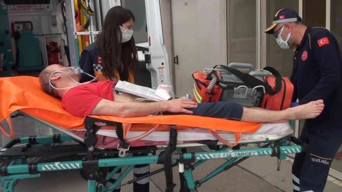 Kütahya’da Aynı Aileden 3 Kişi Evde Baygın Halde Bulundu