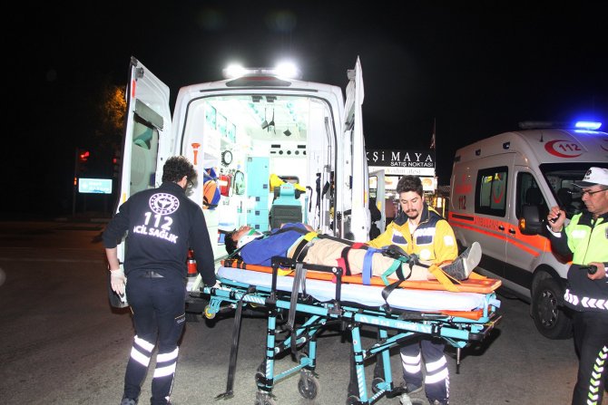 Asker Eğlencesinden Dönen Gençler Kaza Yaptı: 6 Yaralı