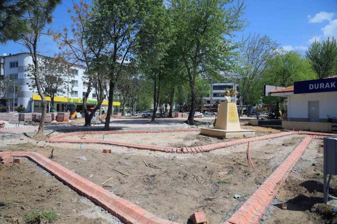 Menteşe’deki 2000 Derneği Parkı Yenileniyor