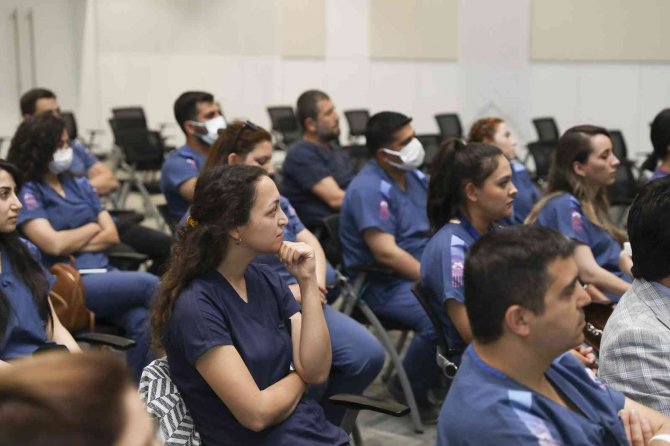 Büyükşehir Belediyesinin Evde Sağlık Ekibine ‘‘Kronik Yara Ve Diyabetik Ayak Bakımı’ Eğitimi