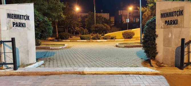 Parkta Bıçaklı Kavga: 1 Ölü