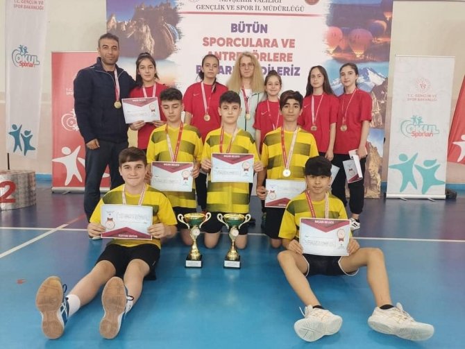 Kayseri Badminton Takımları Namağlup Türkiye Şampiyonası Yolcusu