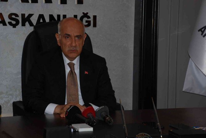 Bakan Kirişci’den İ̇zmir Övgüsü