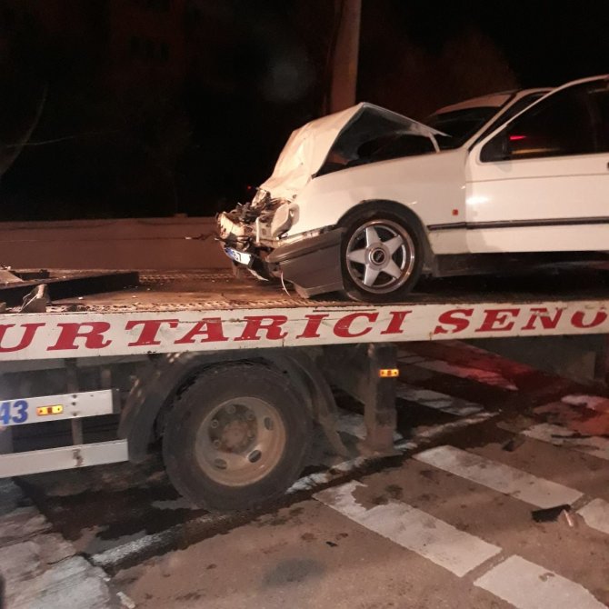 Yoldan Çıkan Otomobil Takla Attı