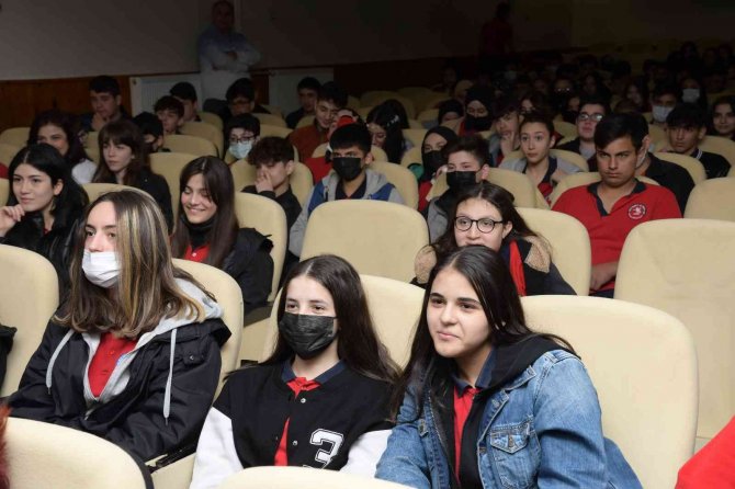 Murzioğlu: “Hayallerinizin Peşinden Gidin Ve Asla Vazgeçmeyin”