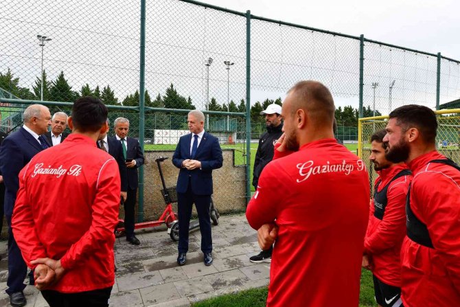 Kritik Maç Öncesi Gaziantep Futbol Kulübü’ne Moral Ziyareti