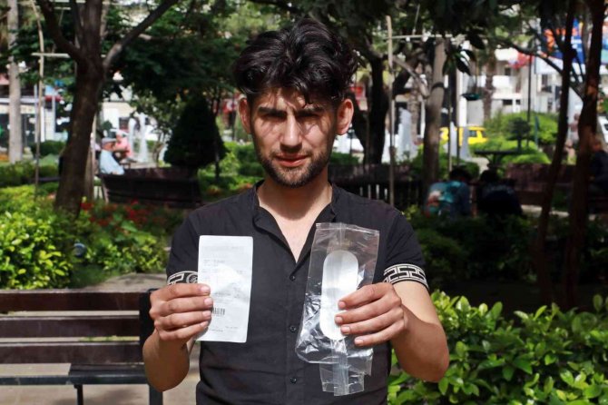 Zincir Marketten Aldığı Tarihi Geçmiş Sandviç Nedeniyle Hastanelik Oldu