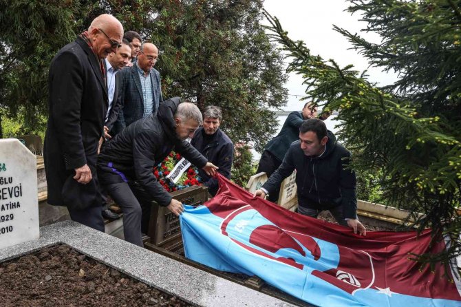 Başkan Ahmet Ağaoğlu, Vefat Eden Taraftarların Mezarlarını Ziyaret Etti