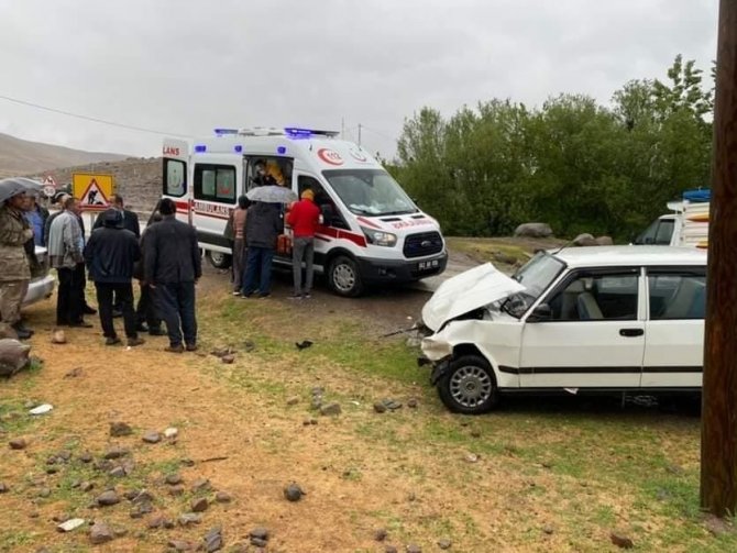Tunceli’de Trafik Kazası: 4 Yaralı