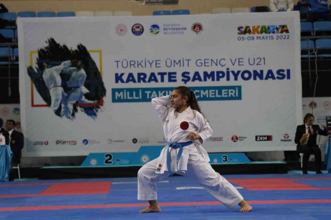 1800 Sporcu Tatamide Şampiyon Olmak İçin Ter Dökmeye Başladı