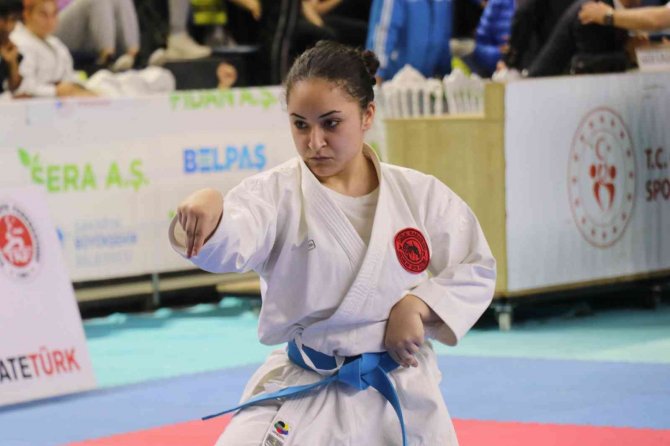 1800 Sporcu Tatamide Şampiyon Olmak İçin Ter Dökmeye Başladı