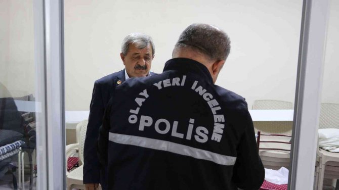 Gazi Derneği’ne Giren Hırsıza Seslendiler: "Gazi Maaşımızı Vermeye Hazırız, Çok Önemli Arşivlerimiz Var Geri Getirin"