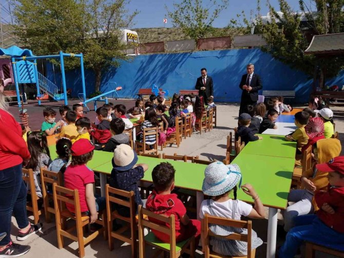 Minik Ellerden Büyük Proje