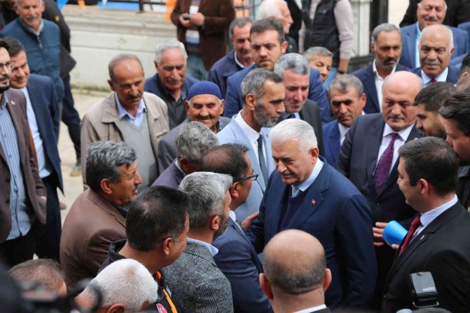Ak Parti Genel Başkanvekili Yıldırım: "Karadeniz Dünyanın İhtiyacını 45 Yıl Boyunca Karşılayacak Enerji Stokuna Sahip"