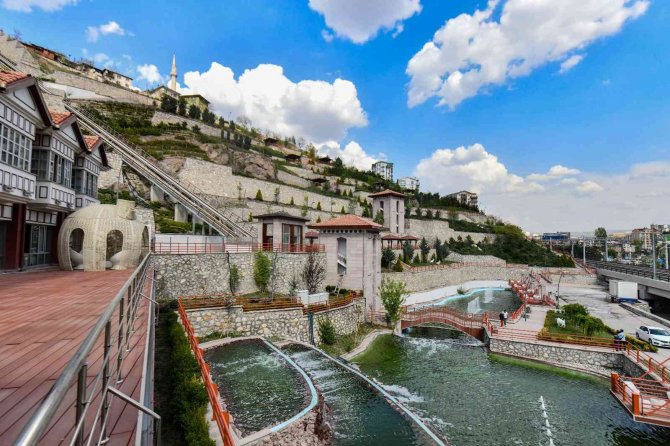 Yenilenen Saklıbahçe Hizmete Açıldı