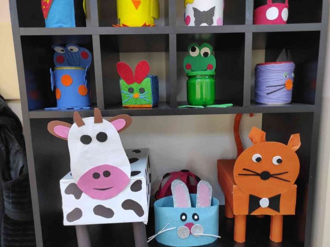 Liseli Öğrenciler Atıkları Dönüştürüyor, Kendi Oyuncağını Yapıyor