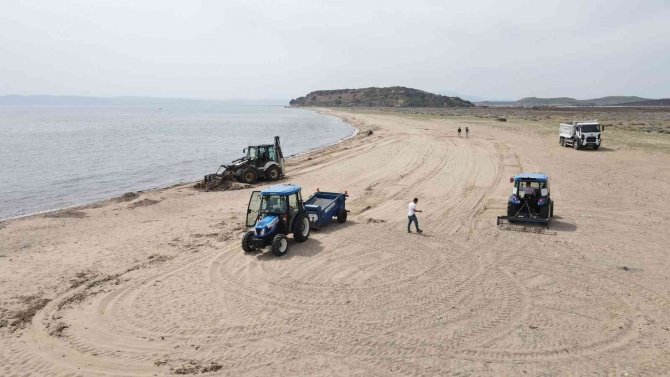 Ayvalık’ta Sahiller Turizm Sezonuna Hazırlanıyor