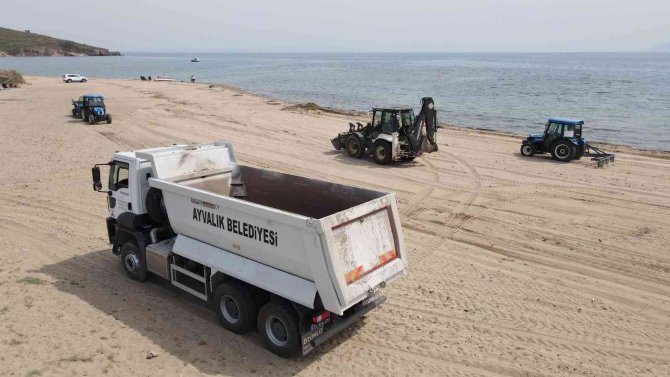 Ayvalık’ta Sahiller Turizm Sezonuna Hazırlanıyor