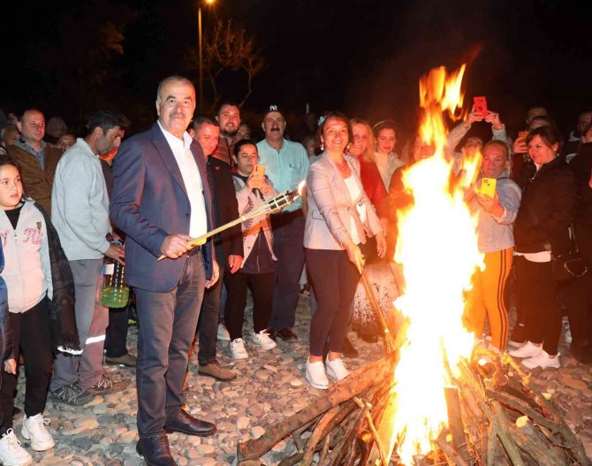 Hıdırellez Ateşi Mudanya’da Yandı
