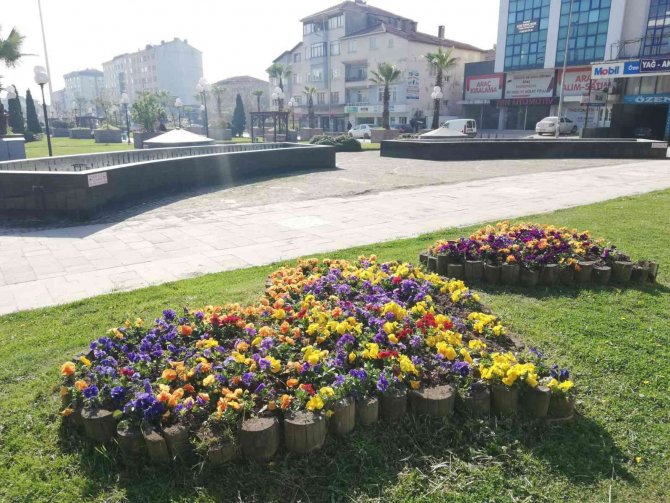 Derince’de Yeşil Alanlar Yaza Hazırlanıyor