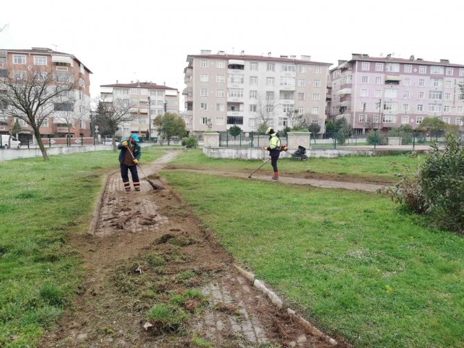 Derince’de Yeşil Alanlar Yaza Hazırlanıyor