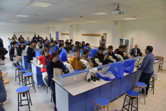 Fen Lisesi Öğrencileri Düzce Üniversitesi’ni Gezdi