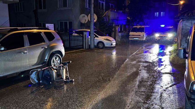 Bebek Arabası Çaldı, Mahalleliye Yakaladı