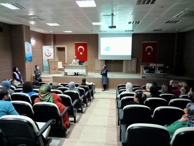 Elazığ’da Sağlık Personeline Yenidoğan Tarama Eğitimi Verildi