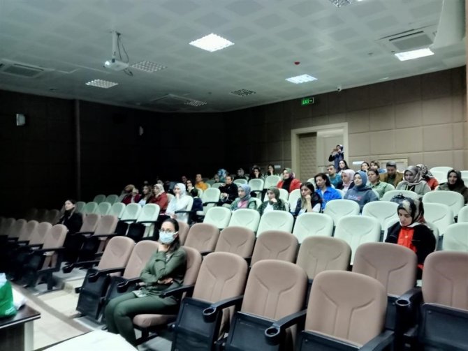Elazığ’da Sağlık Personeline Yenidoğan Tarama Eğitimi Verildi