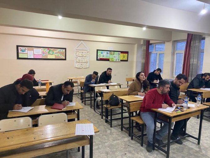 Hakkari’deki Öğretmen Ve Öğrencilerin Avrupa Yolculuğu Başlıyor