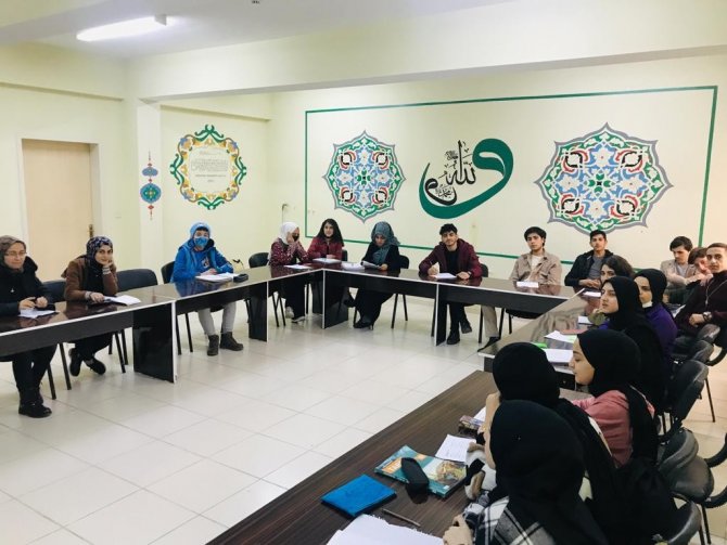 Hakkari’deki Öğretmen Ve Öğrencilerin Avrupa Yolculuğu Başlıyor