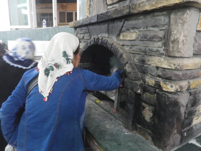 Hz. Hızır Türbesi Ziyaretçi Akınına Uğradı
