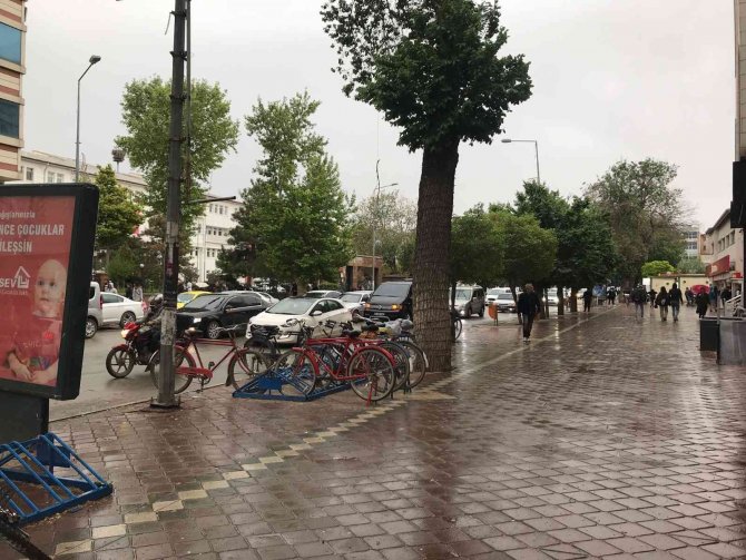 Meteoroloji Uyarmıştı, Iğdır’da Sağanak Yağış Etkili Oluyor