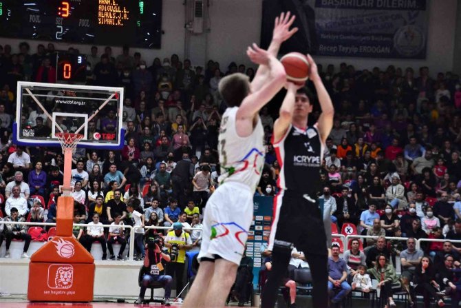 Ing Basketbol Süper Ligi: Aliağa Petkimspor: 87 - Beşiktaş Icrypex: 80