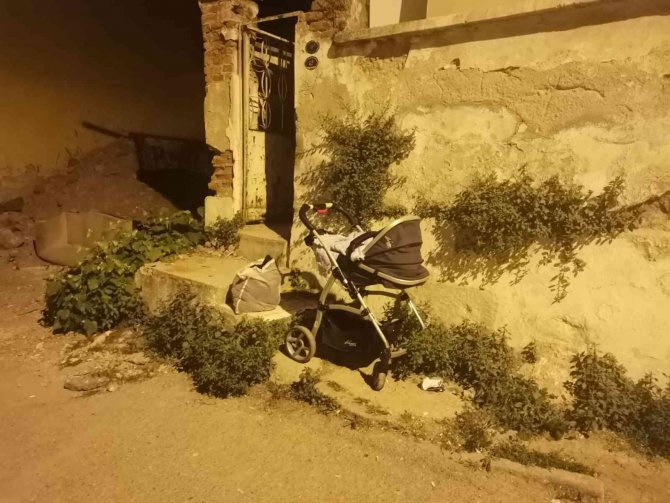 İ̇zmir’de Korkunç Olay: Yanında Bebeği Bulunan Anne, Bir Başka Kadın Tarafından Defalarca Bıçaklandı