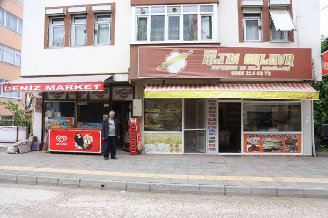 Caddede Yürürken Fenalaşan 14 Yaşındaki Çocuk Kalbine Yenik Düştü