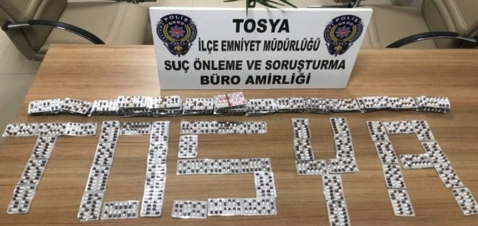 Araçların Motoruna Reçeteye Tabi Hap Zulalayan Şahıslar Polisten Kaçamadı: 3 Tutuklama