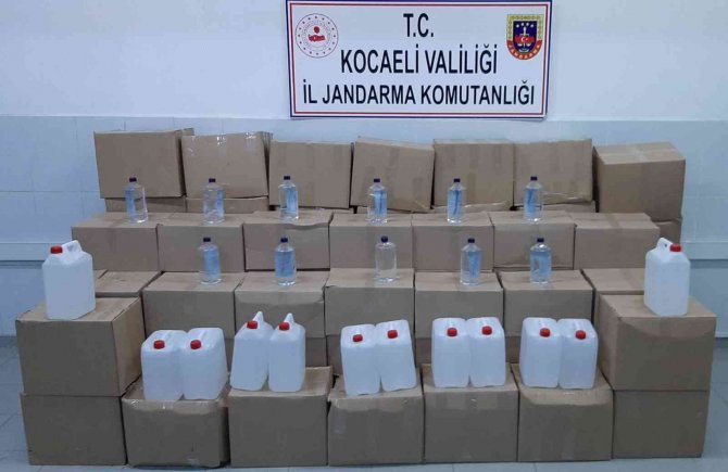 Kocaeli’de Bin 400 Litre Bandrolsüz Etil Alkol Ele Geçirildi