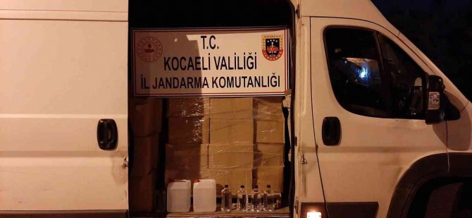Kocaeli’de Bin 400 Litre Bandrolsüz Etil Alkol Ele Geçirildi