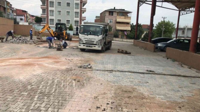 Körfez’de Yıpranan Parkeler Yenileniyor