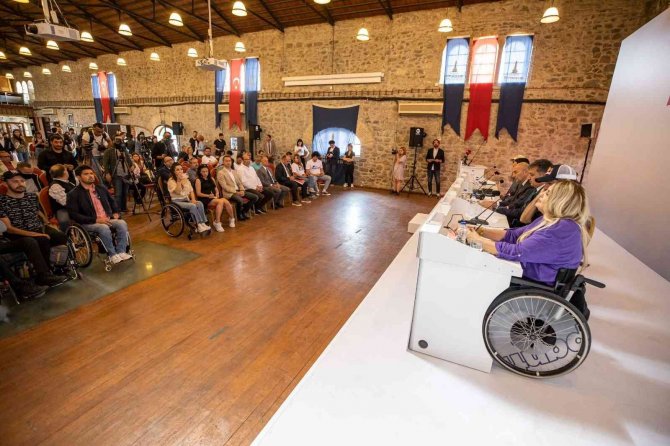 İ̇zmir Koşamayanlar İçin Koşacak