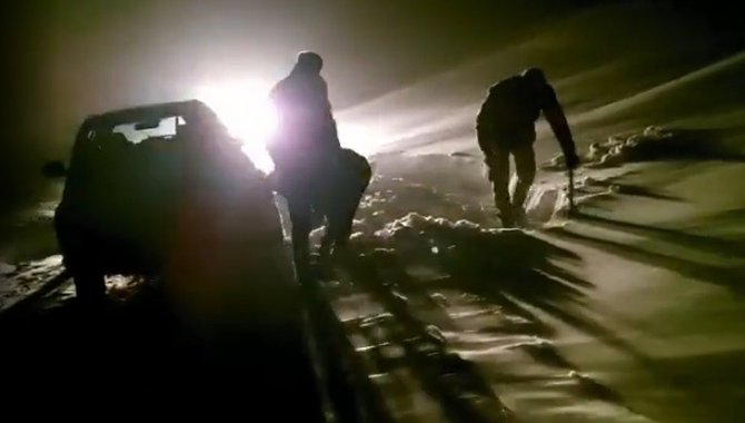 Mayıs Ayında Kar Ve Tipide Mahsur Kalan Doktorlar Kurtarıldı