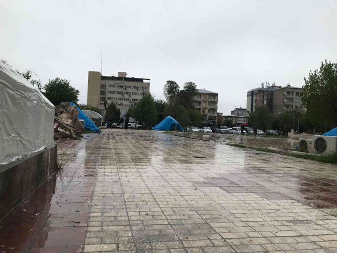 Meteoroloji Uyarmıştı, Iğdır’da Sağanak Yağış Etkili Oluyor