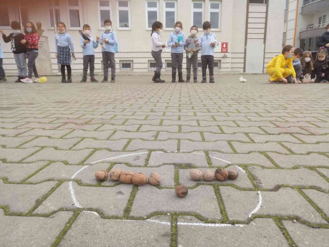 Minik Öğrenciler "Adım Adım Ata’m" Projesiyle Atatürk’ün Hayatını Öğrendiler